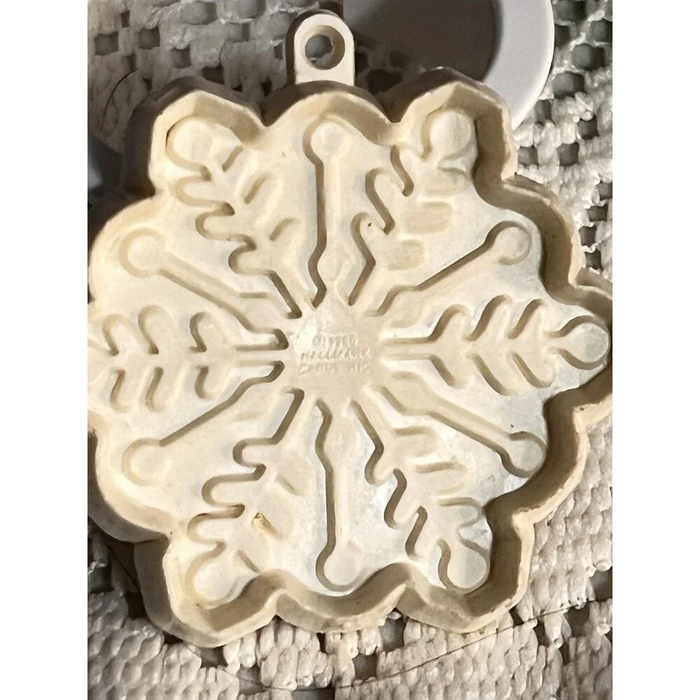 Vintage Fox Run Hallmark Christmas Cookie Cutter Lot 5 Candy Cane Bell Snowman